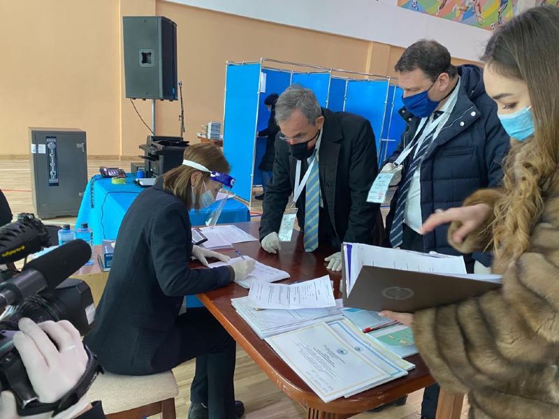 Observation du processus électoral kazakh avec M. Thierry Mariani